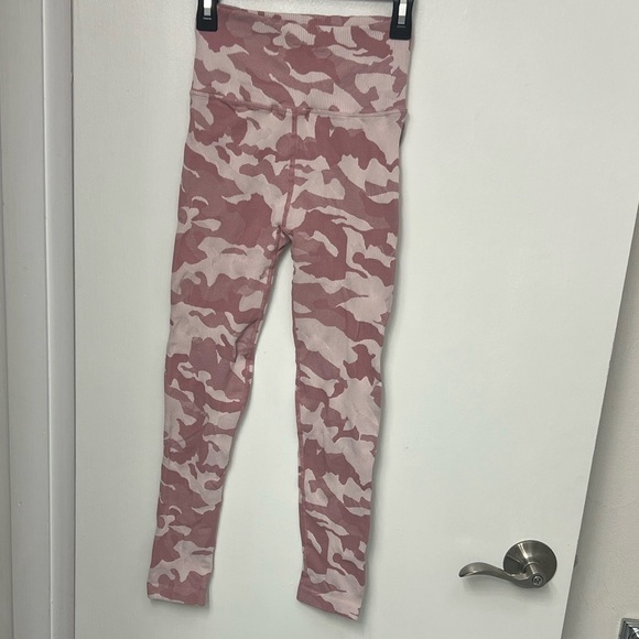 Free People Movement High-Rise
Good Karma Leggings Pink Camo, measure as XS/S - Picture 2 of 6